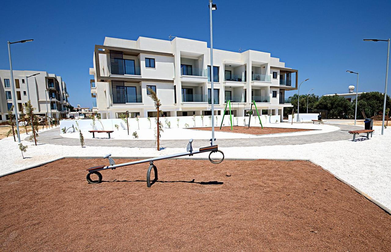 Golden Tree Apartment Paralimni Zewnętrze zdjęcie