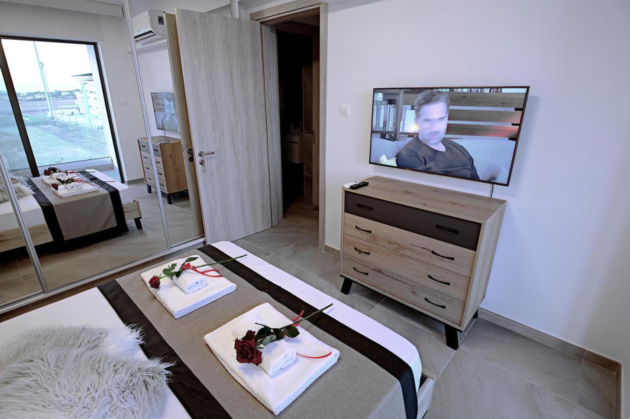 Golden Tree Apartment Paralimni Zewnętrze zdjęcie