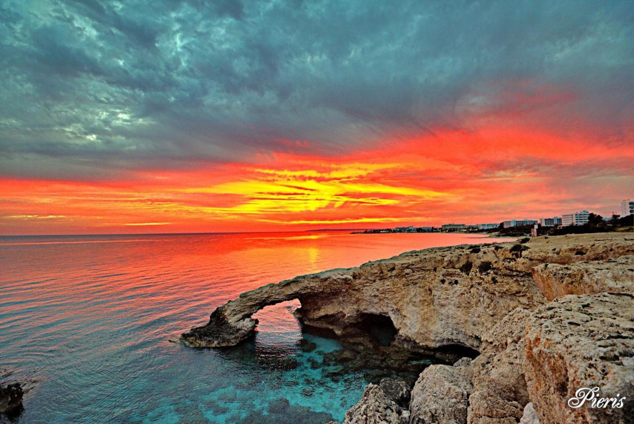 Golden Tree Apartment Paralimni Zewnętrze zdjęcie