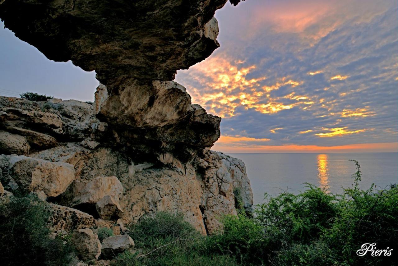 Golden Tree Apartment Paralimni Zewnętrze zdjęcie