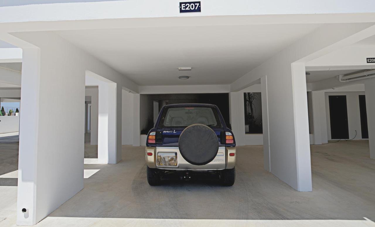 Golden Tree Apartment Paralimni Zewnętrze zdjęcie